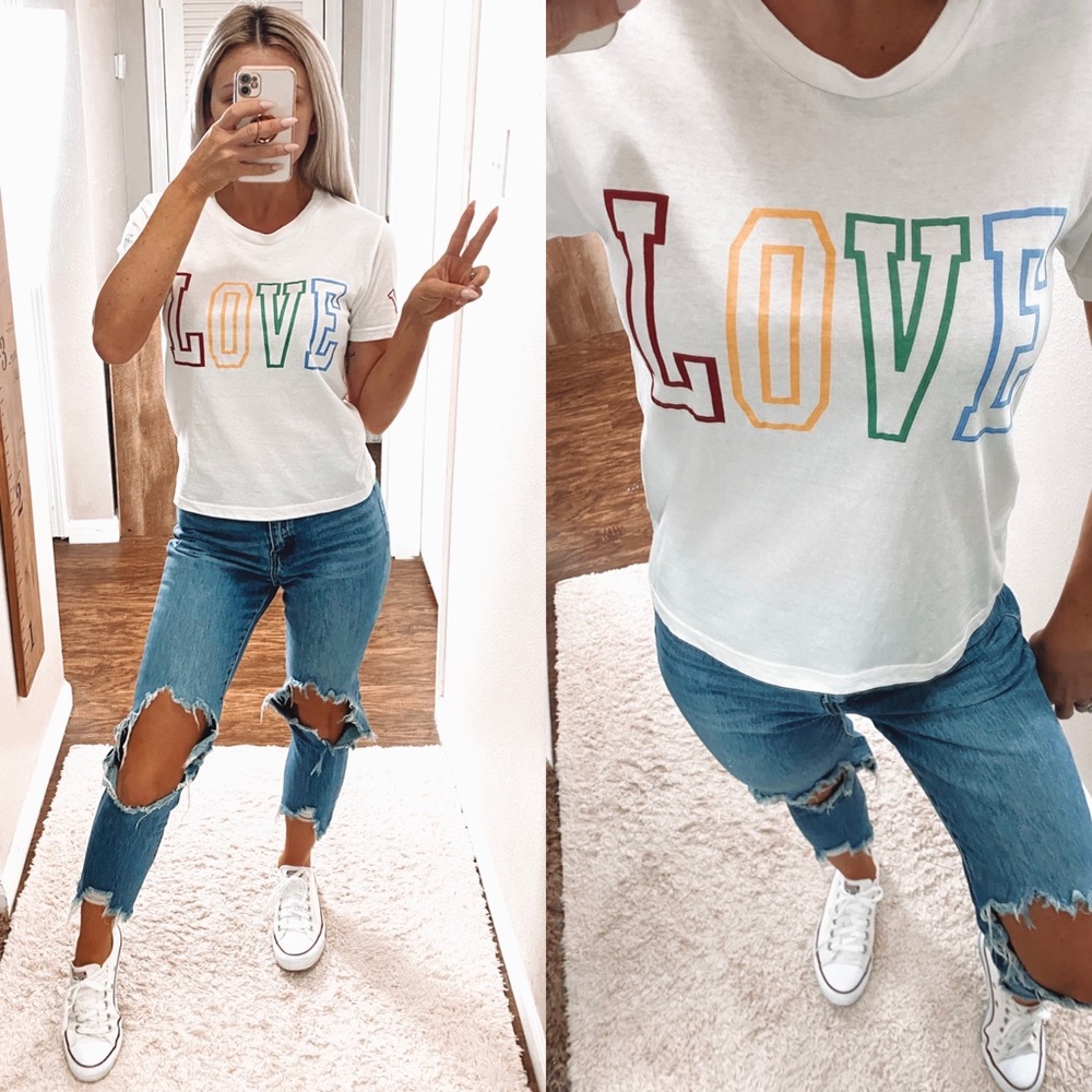 On Fire One Love 🌈 mid rise graphic tee size Large